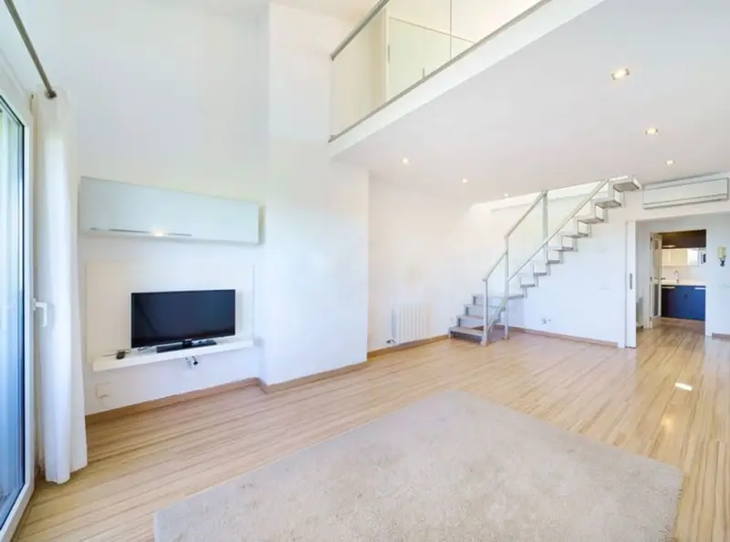 Penthouse en Palmanova con Vistas al Mar