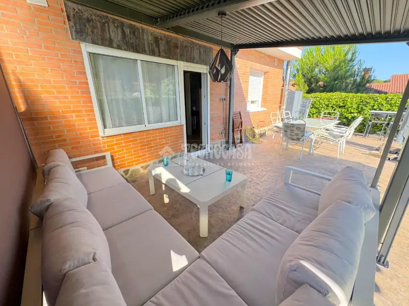 Chalet Reformado con Piscina en El Casar