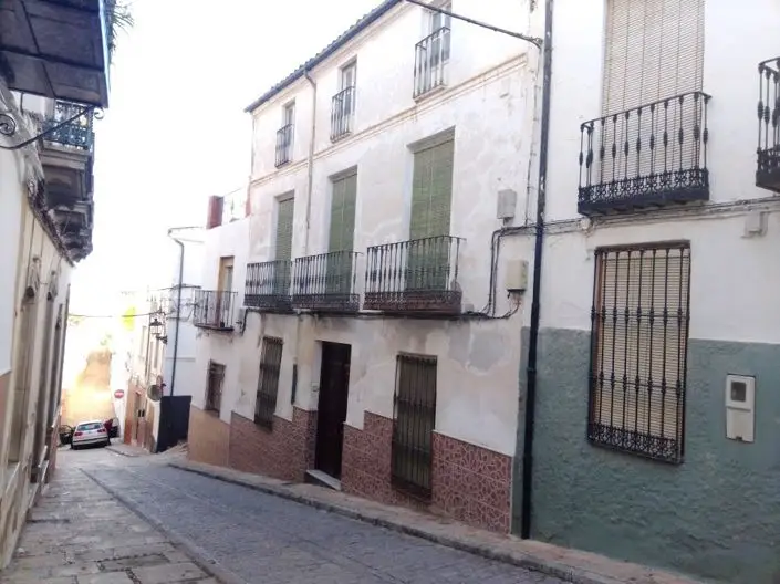 Casa de Pueblo 8 Dormitorios Martos Ideal B&B o Familia