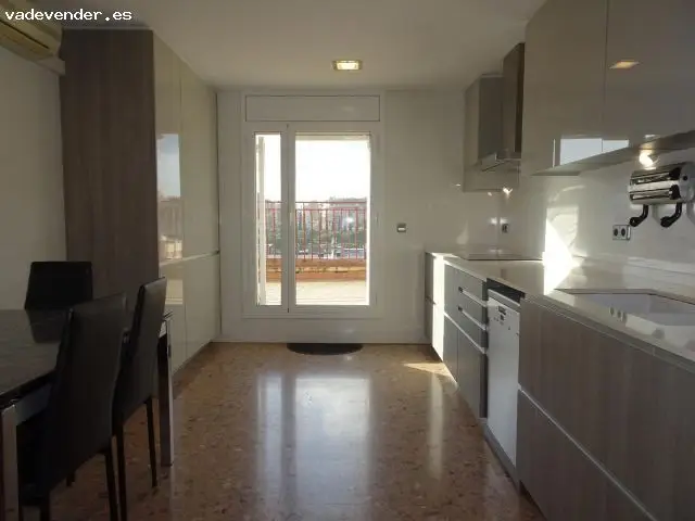 Espectacular Ático 150m2 con Dos Terrazas en Badalona