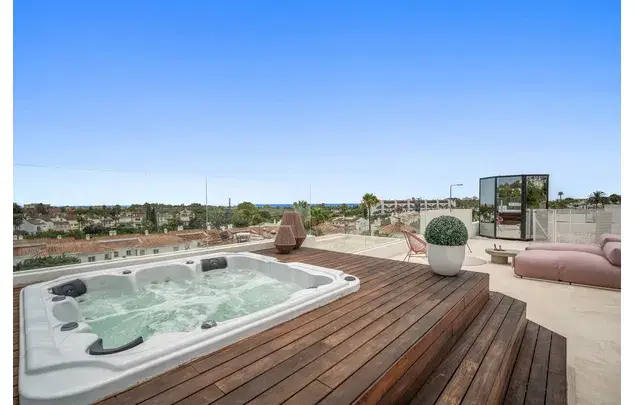 Villa de Lujo en Estepona 5 Dormitorios 845m2 Piscina Privada