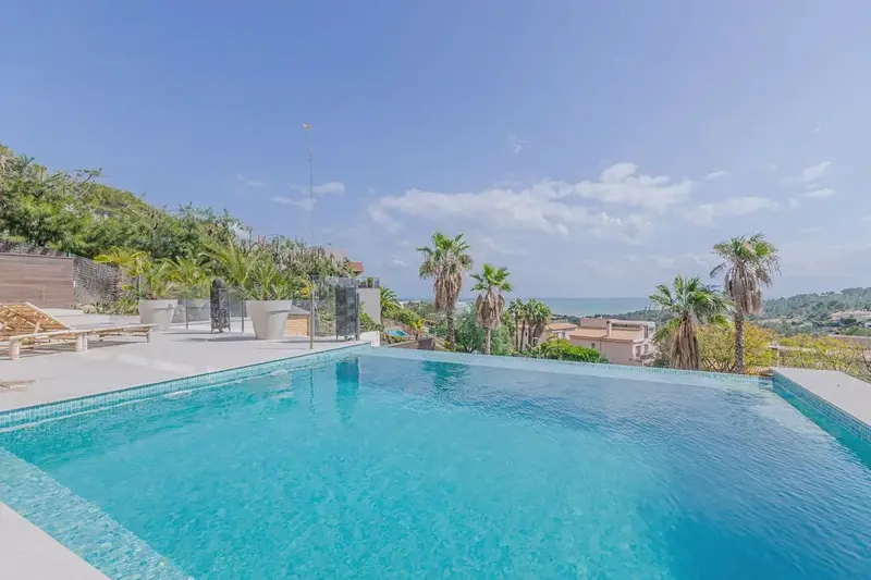 Villa de Lujo en Sitges 8 Dormitorios 8 Baños Piscina y Gimnasio