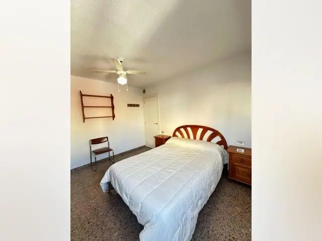 Habitación en Benicasim con Wifi y Baños Compartidos