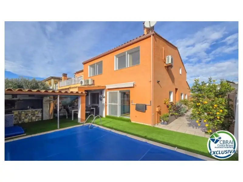 Venta Casa reformado en Sant Pere Pescador - Ref: 235799 (2) (2)