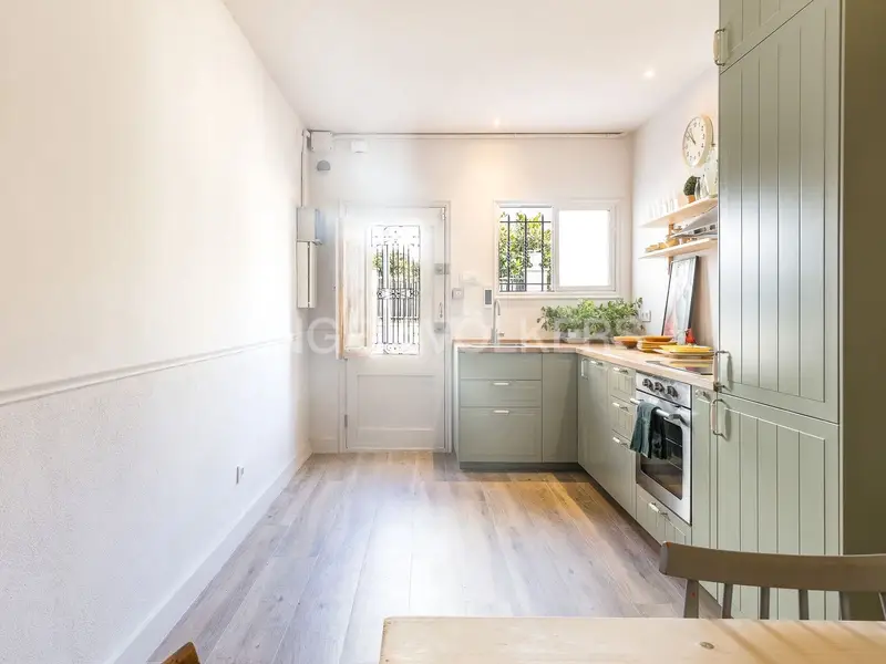 Casa reformada 74m2 con patio y azotea en La Font d'en Fargues