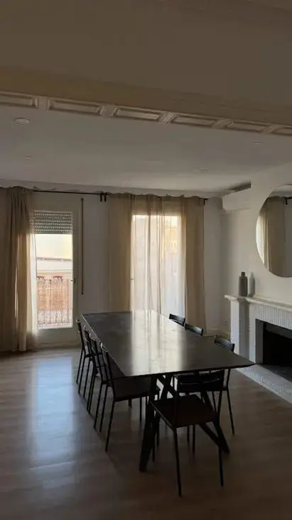 Apartamento 5 Dormitorios 1 Ba
 Gran Via de les Corts Catalanes Barcelona