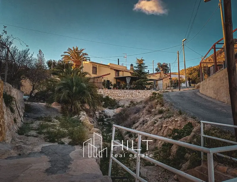 Chalet en venta en Fortuna Murcia con piscina ideal para turismo rural