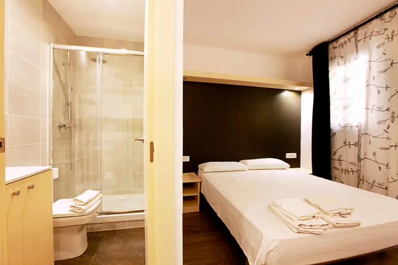 Habitacion Doble con Baño Privado en Piso de 1 Habitacion