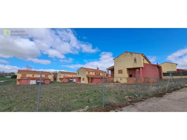 16 Pareados en Cojobar - Burgos - Ideal Promotores