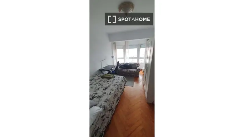 Habitación en piso compartido de 4 habitaciones, Vigo