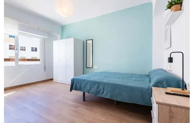 Habitaci
ón 109m² Castelló de la Plana Estancia Media Larga