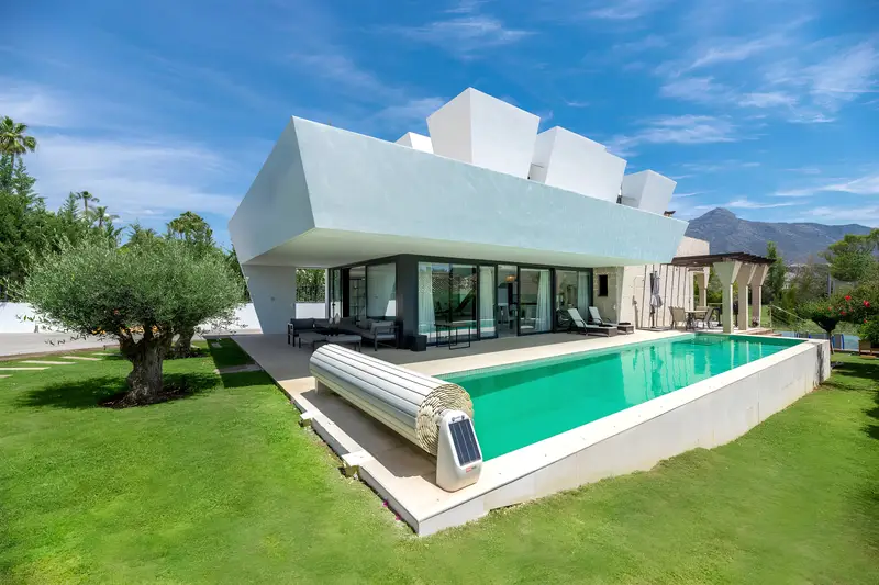 Villa de Lujo 5 Dormitorios Valle del Golf Marbella