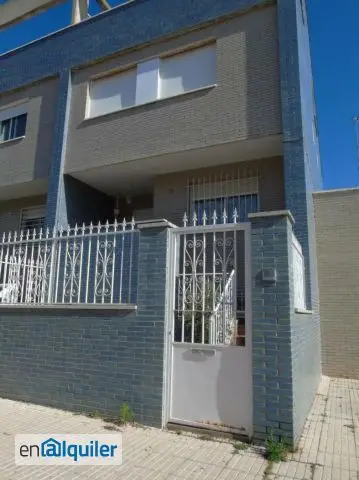 Chalet en Nuevo Cáceres con Piscina y Garaje