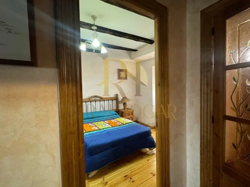 Venta Casa Reformada Boñar 4 Habitaciones con Baños