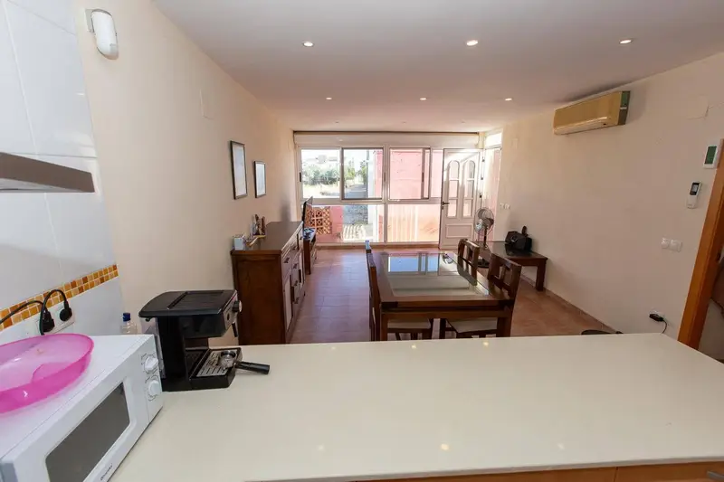 Chalet en Alcanar cerca del mar con garaje y patio