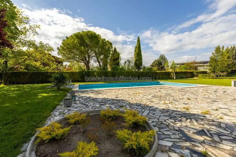 Chalet en Villanubla con Piscina y Anexo Reformado