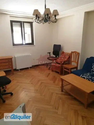 Apartamento en Alquiler Palacio de Congresos Ref 8596