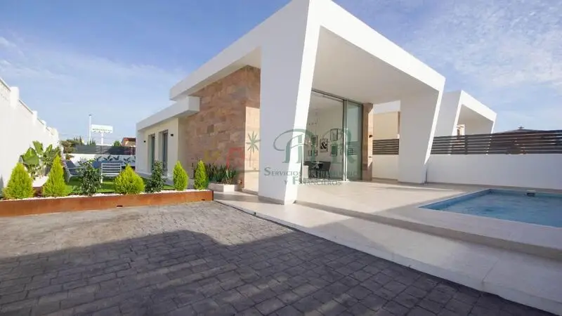 Villa en Venta Torrevieja 3 Dormitorios 2 Baños