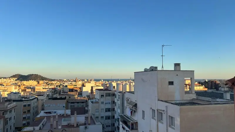 Piso en venta en Málaga: 2 habitaciones, amueblado, vistas panorámicas