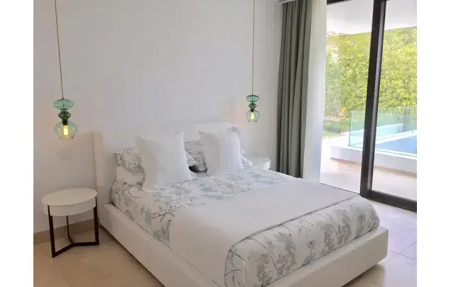 Villa de Lujo en Sotogrande Alto con 5 Dormitorios y Vistas al Mar