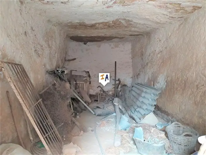 Casa en Iznajar, C	rdoba: Gran oportunidad para reformar
