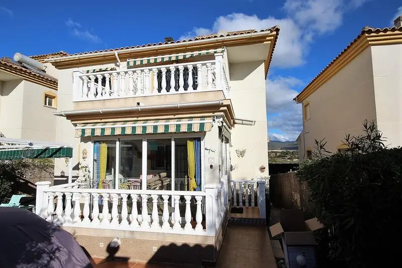 Villa 4 Dormitorios 3 Baños Castalla
