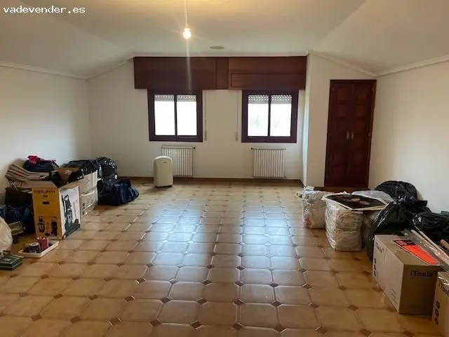 Casa en Alquiler 6 habitaciones 4 baños Gran Terreno