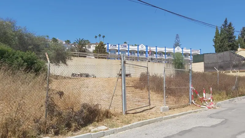 Terreno en venta Estepona segunda linea de playa