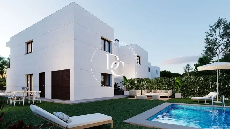 Pareado en Venta Segur de Calafell 4 Dormitorios 3 Baños