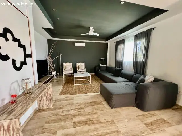 Chalet en Finestrat con Piscina Privada y Gran Espacio para Familias