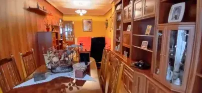 Piso en Venta Villablino: 3 Dormitorios, 2 Baños, 2 Trasteros