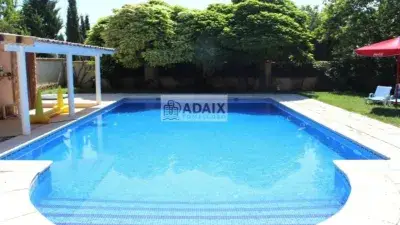 Chalet en Venta en Tomelloso 1600m2 Piscina 4 Habitaciones