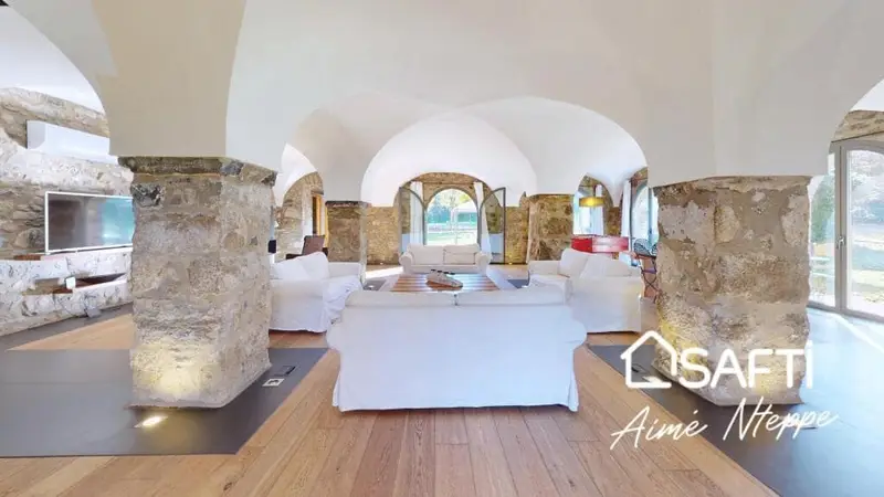 Finca Rústica en Alta Garrotxa con Piscina y Gimnasio