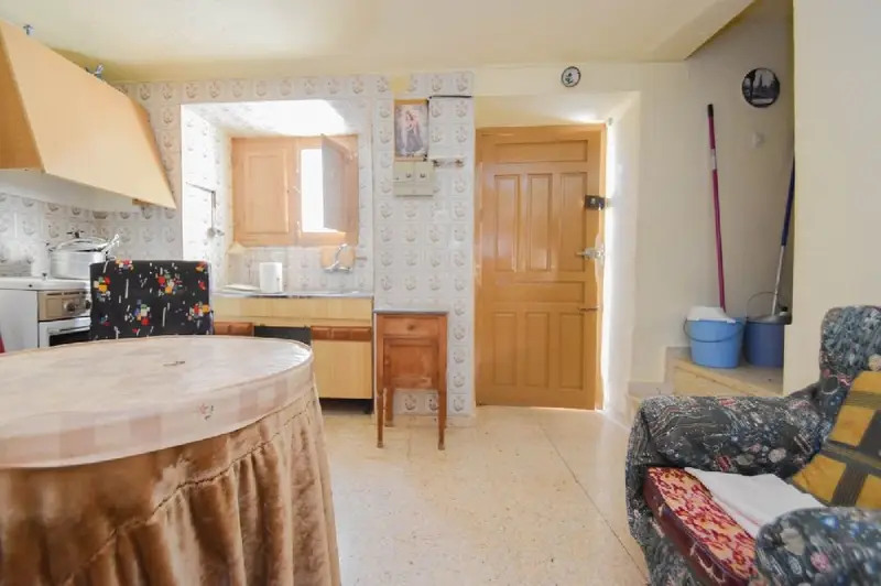 Venta Casa con Chimenea en Colomera