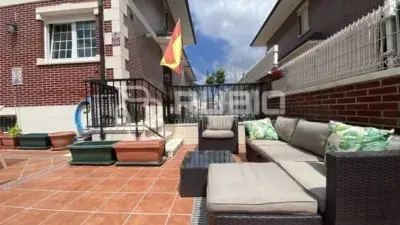 Casa adosada en venta en Avenida de los Derechos Humanos