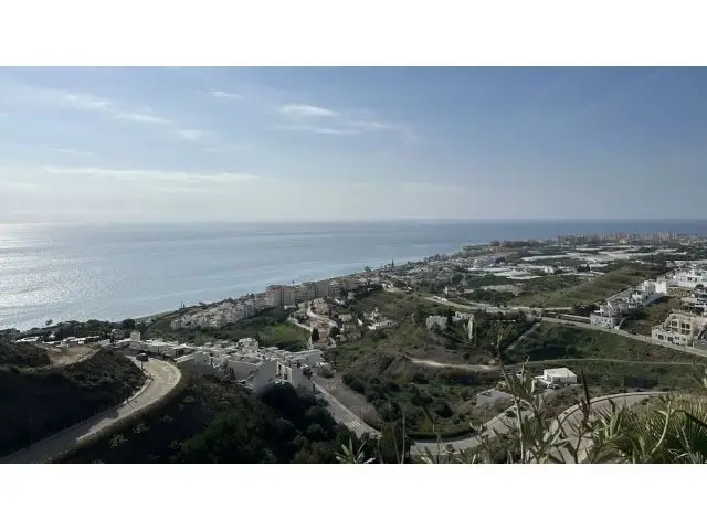 Adosados de Lujo en Torrox Costa con Vistas al Mar