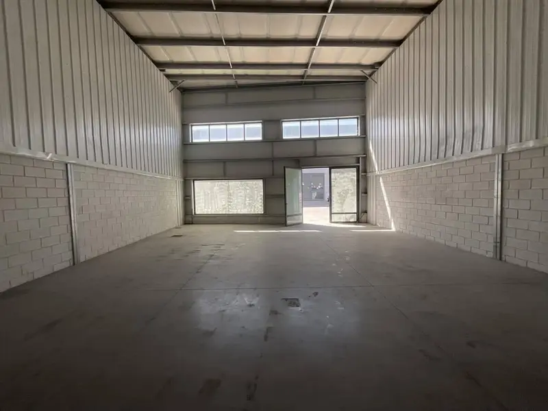 Nave Comercial en Alquiler en Antequera 130m2