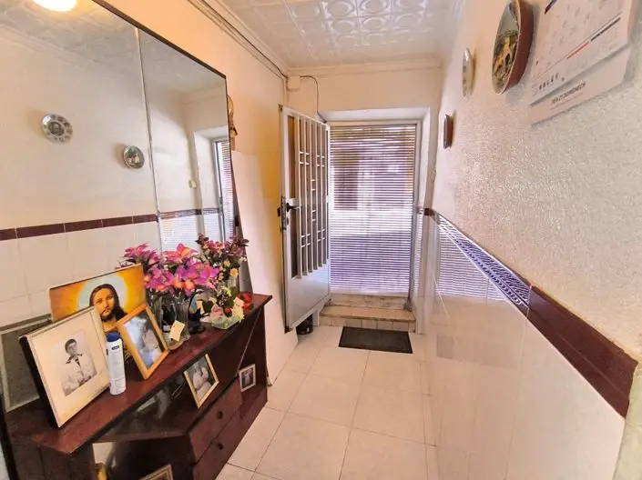 Casa Adosada 5 Dormitorios En El Corazón De La Ciudad