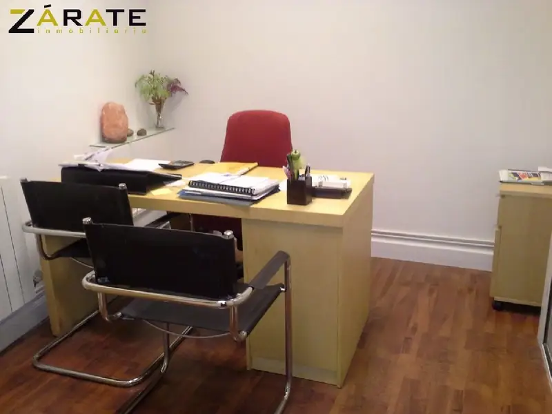 Venta Local Comercial Abando Bilbao Jardines Albia 145m2