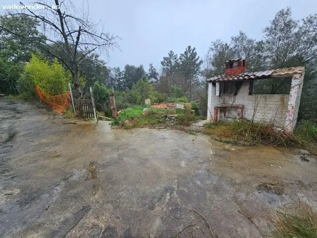 Casa para reformar con jardin y piscina en Riudarenes