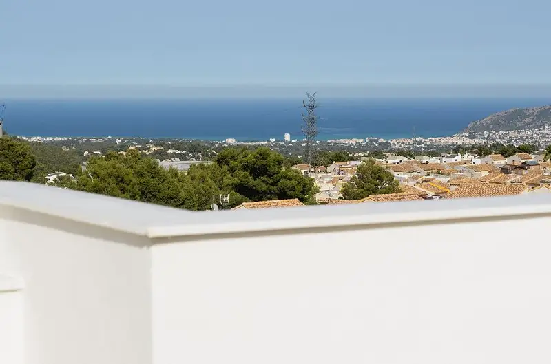 Villa en Venta con Vistas al Mar en Polop