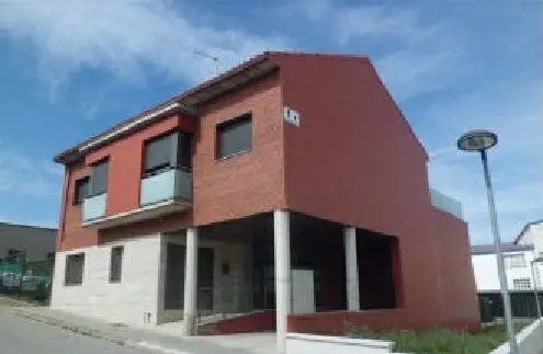Garaje 99m2 Sant Hilari Sacalm 2 habitaciones
