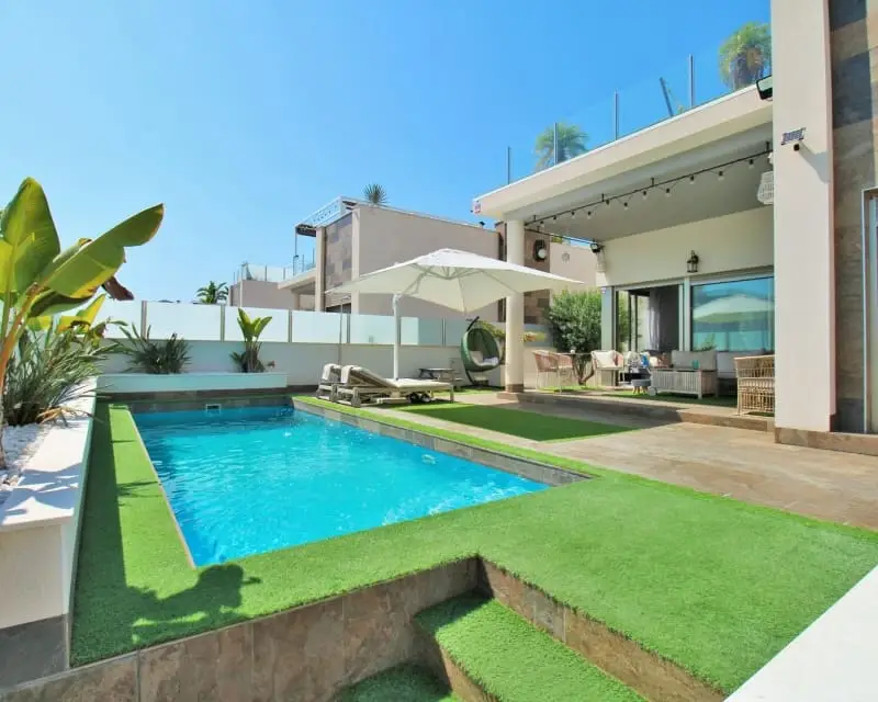 Chalet en venta en Villamartin, Orihuela, Alicante