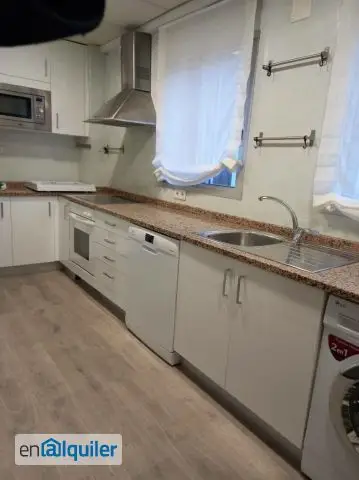 Alquiler piso 160m2 4 habitaciones centro Zaragoza terraza ascensor parking