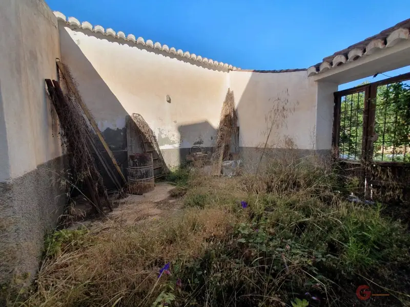 Chalet en Venta Velez de Benaudalla 5 Dormitorios 2 Baños