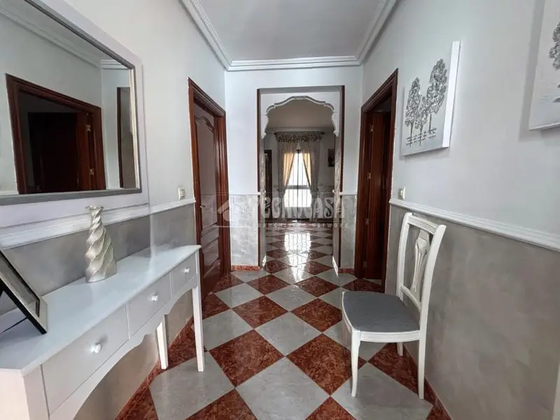 Casa en venta en Jódar 4 habitaciones 2 baños