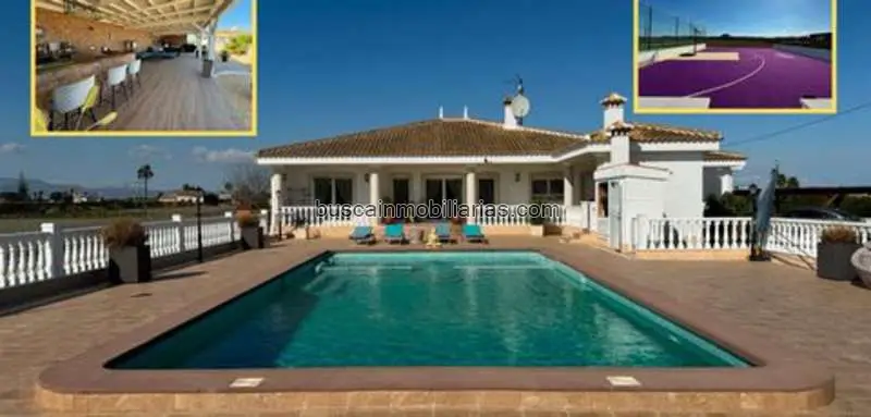 Villa de Lujo en Venta Quesada Dos Casas Piscina Cancha Baloncesto