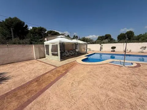 Casa-Villa de 5 Dormitorios en venta Castalla, España