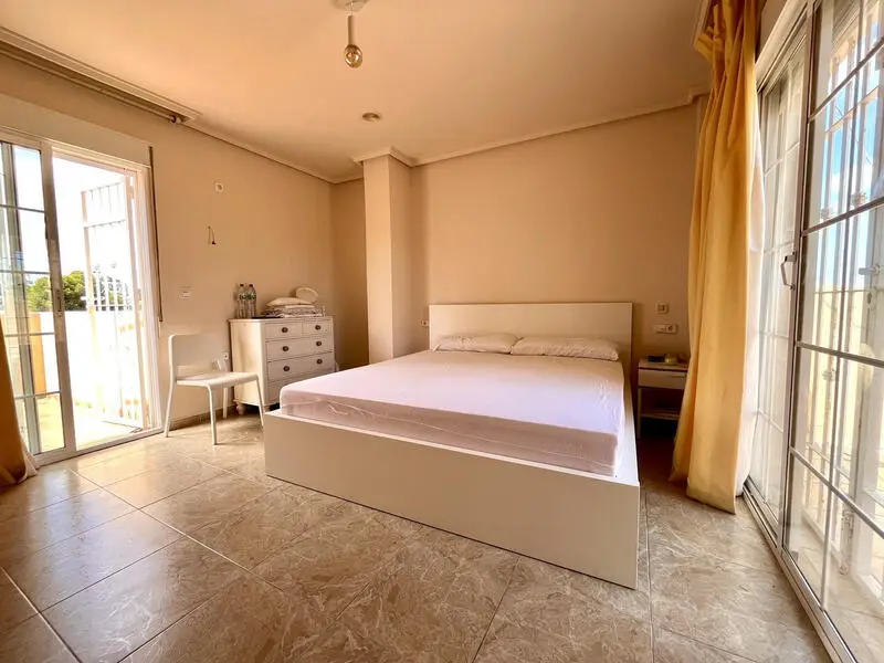 Villa en Venta 5 Dormitorios La Zenia