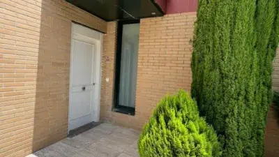 Chalet Independiente en Venta 300m2 con Piscina y Vistas